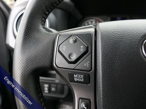 Used 2018 Toyota Tacoma TRD Sport w/ TRD Premium Sport Package RWD image 17