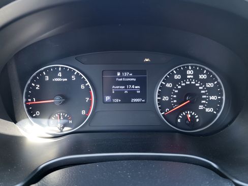 Used 2023 Kia Seltos LX AWD/4WD image 10