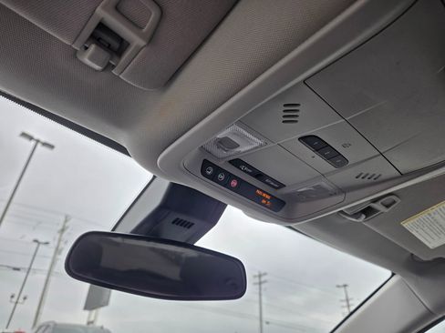 Used 2020 Chevrolet Equinox LT image 20