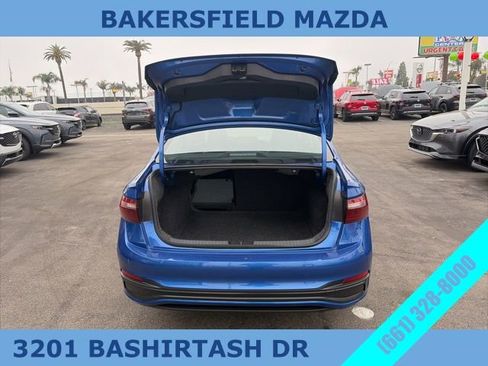 Used 2024 Volkswagen Jetta SE image 11