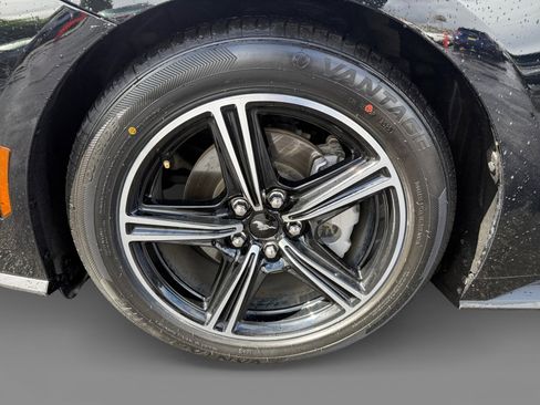 Certified 2025 Ford Mustang Premium image 9