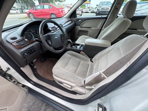 Used 2008 Ford Taurus SEL image 13
