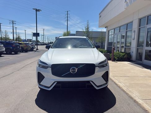 Used 2023 Volvo XC60 B5 Plus w/ Protection Package Premier image 8