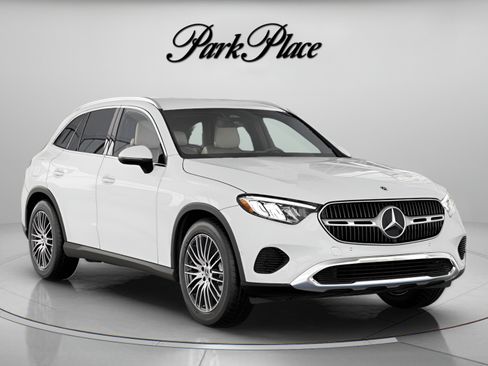 Used 2026 Mercedes-Benz GLC 300 image 32