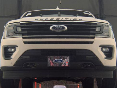 Used 2019 Ford Expedition Limited w/ Equipment Group 303A image 3