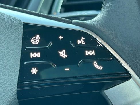 Used 2023 Audi Q4 e-tron Premium Plus w/ Premium Plus image 15