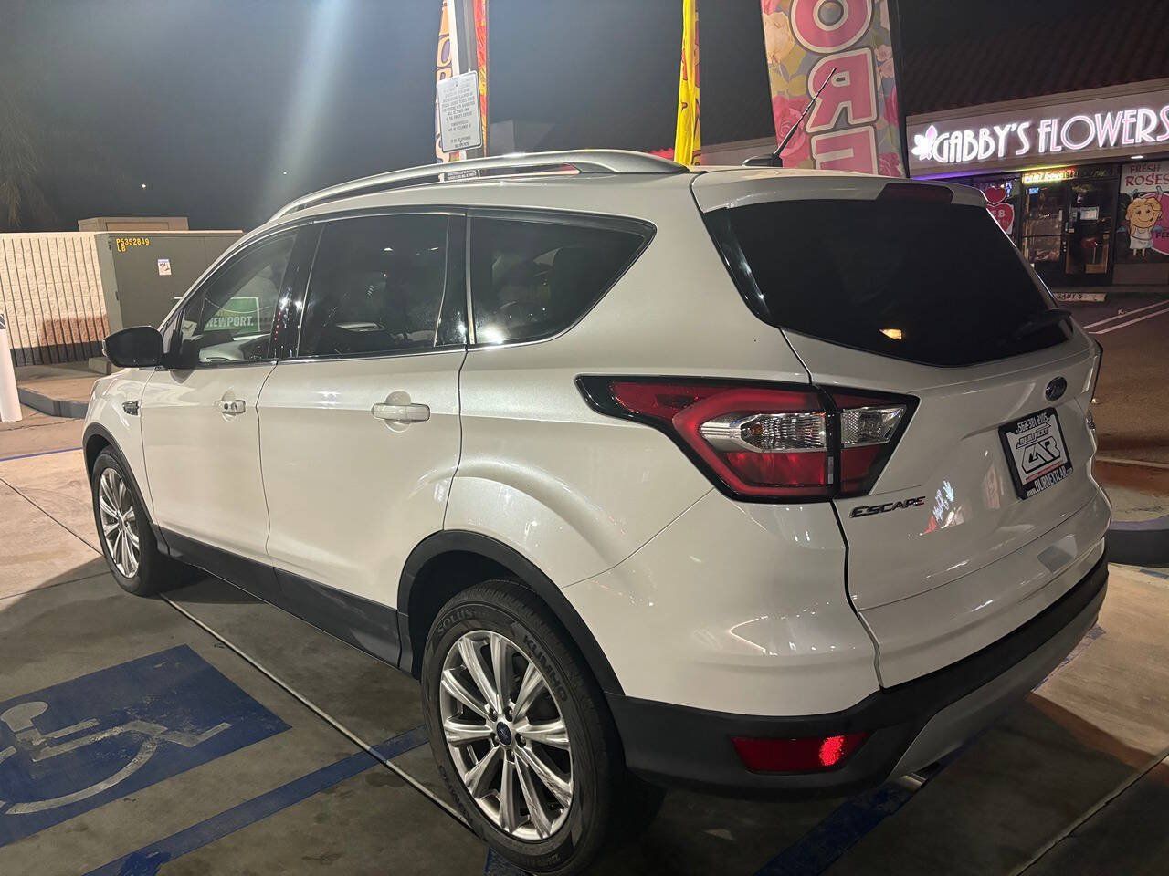 Used 2017 Ford Escape Titanium FWD image 5