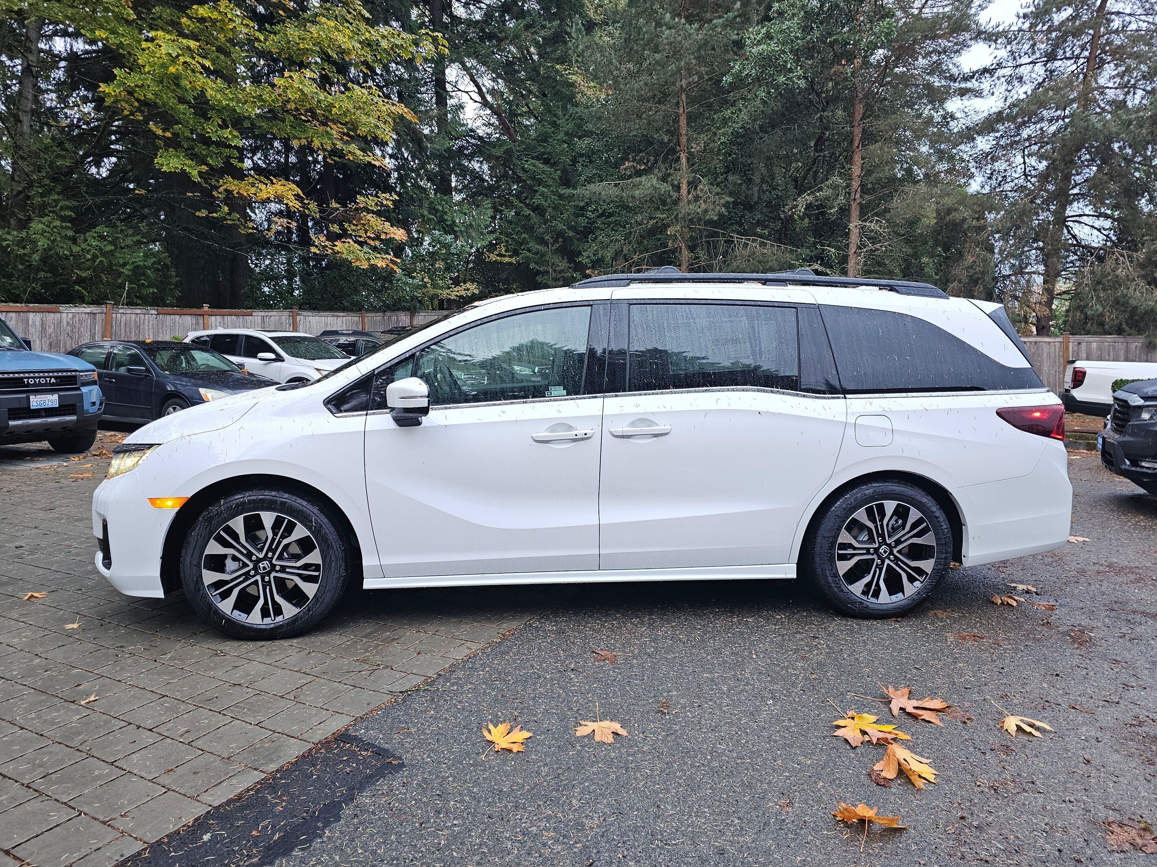 New 2027 Honda Odyssey Elite image 4