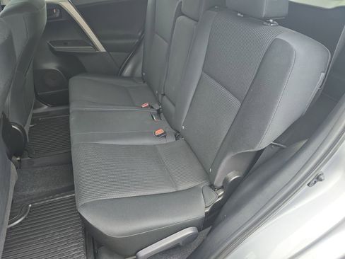 Used 2016 Toyota RAV4 LE FWD image 16