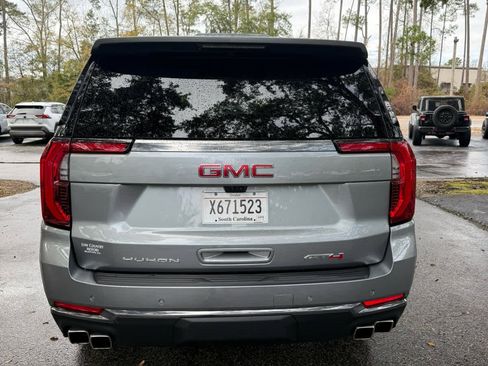 Used 2025 GMC Yukon AT4 w/ AT4 Premium Package image 5