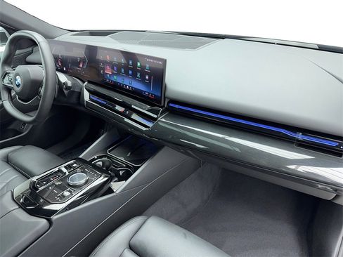 Used 2024 BMW 530i image 45