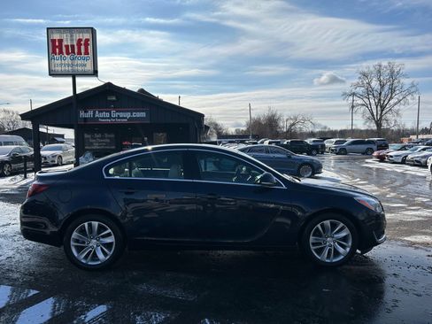 Used 2016 Buick Regal Base image 10