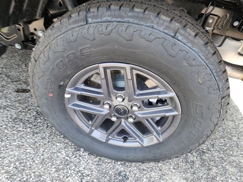 New 2025 Jeep Gladiator Sport image 30