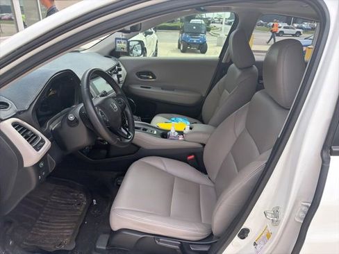 Used 2018 Honda HR-V EX-L image 18