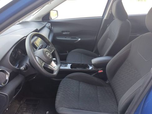 Used 2024 Nissan Kicks SV FWD image 12