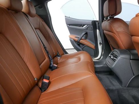 Used 2021 Maserati Ghibli S image 17