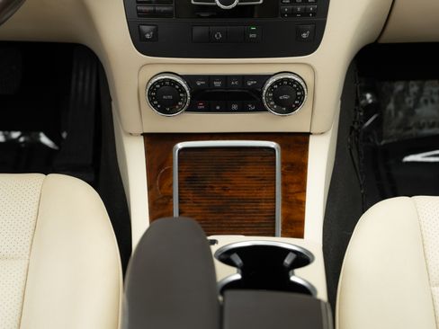 Used 2015 Mercedes-Benz GLK 350 4MATIC image 16