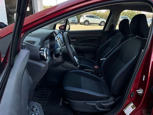 Used 2025 Nissan Versa SV image 10