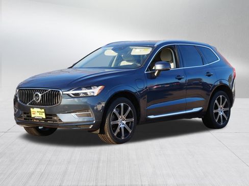 Used 2019 Volvo XC60 T8 Inscription w/ Advanced Package image 3