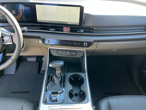 New 2026 Kia Carnival EX FWD image 31