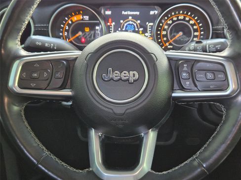 Used 2021 Jeep Wrangler Unlimited Sahara w/ Dual Top Group AWD/4WD image 24