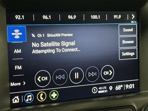 Used 2024 GMC Terrain SLT image 16