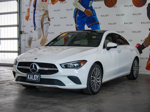Used 2021 Mercedes-Benz CLA 250 4MATIC w/ Premium Package image 21