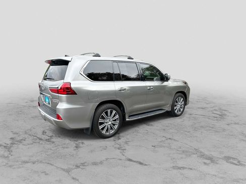 Used 2017 Lexus LX 570 4WD w/ Luxury Package image 8
