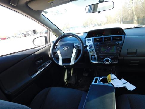 Used 2012 Toyota Prius V Three image 6