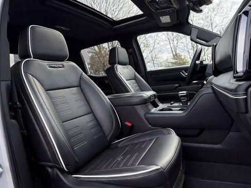 Used 2024 GMC Sierra 1500 AT4X image 12