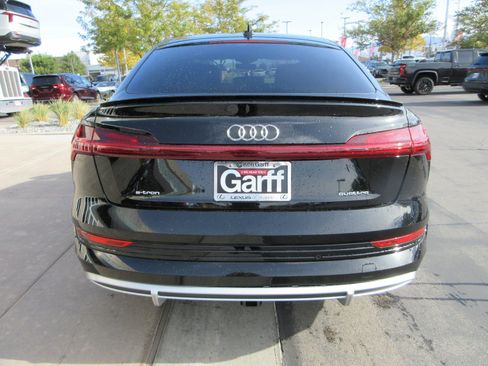 Used 2022 Audi e-tron Premium Plus AWD/4WD image 8