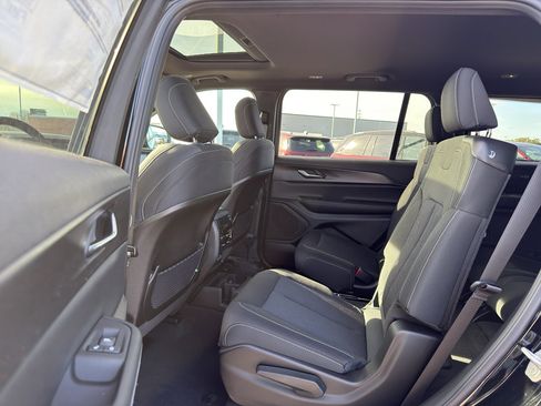 New 2026 Jeep Grand Cherokee L 4WD image 30