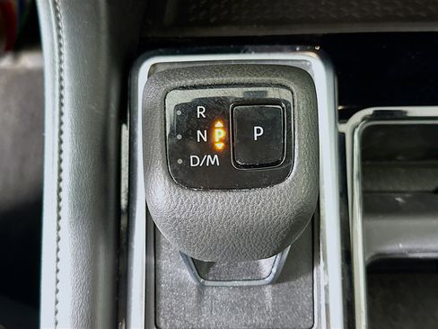 Used 2024 Nissan Pathfinder SL image 25