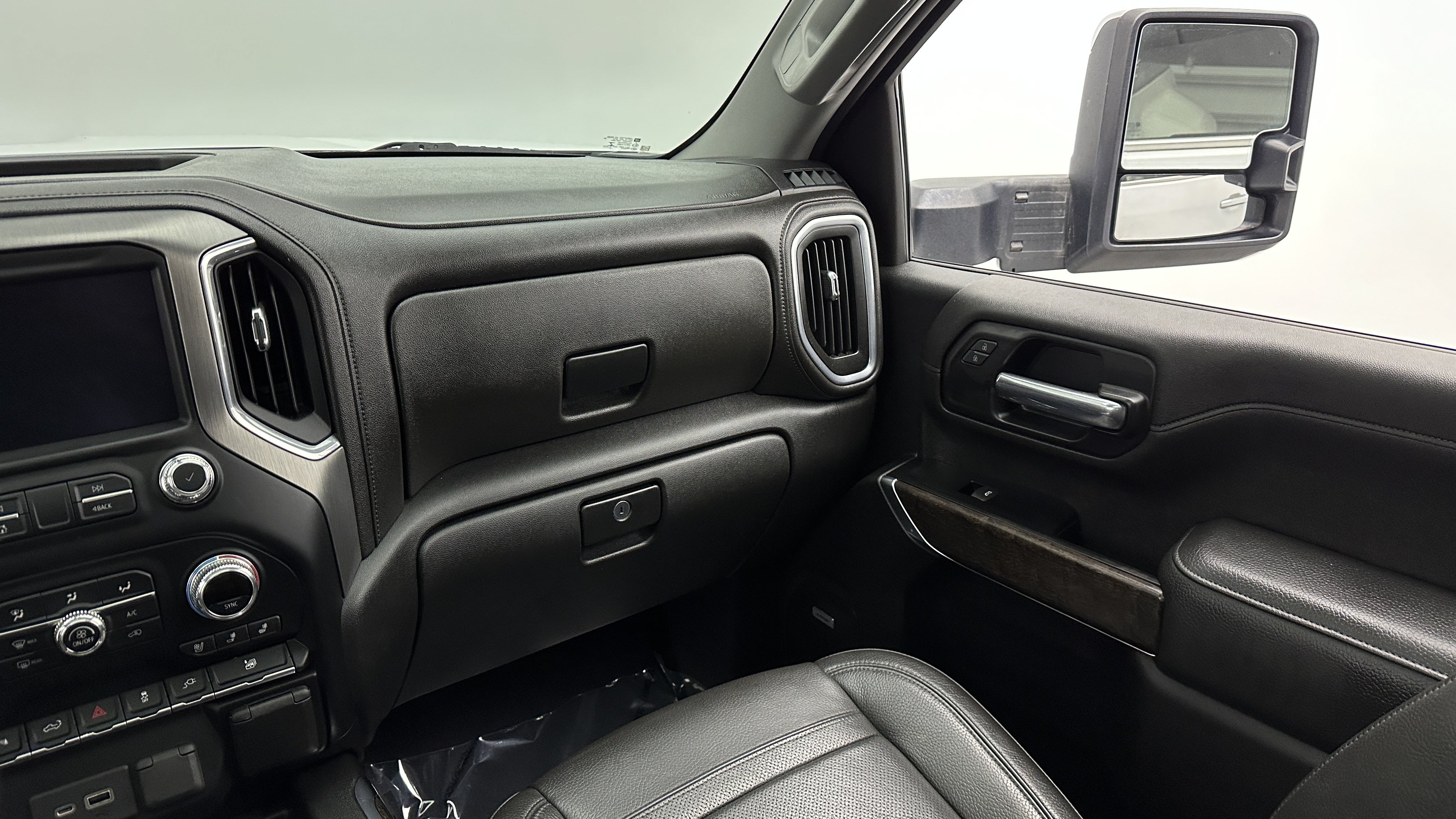 Used 2022 GMC Sierra 3500 Denali w/ Denali Ultimate Package AWD/4WD image 36