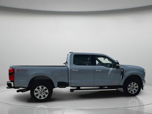 Used 2025 Ford F350 Lariat w/ Chrome Package AWD/4WD image 33