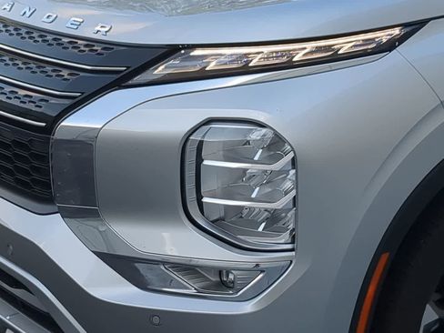 Used 2024 Mitsubishi Outlander SEL image 11