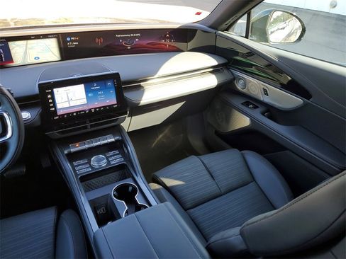 Certified 2024 Lincoln Nautilus Reserve w/ Equipment Group 203A image 16