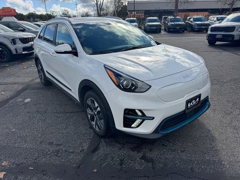 Used 2022 Kia Niro EX Premium image 7