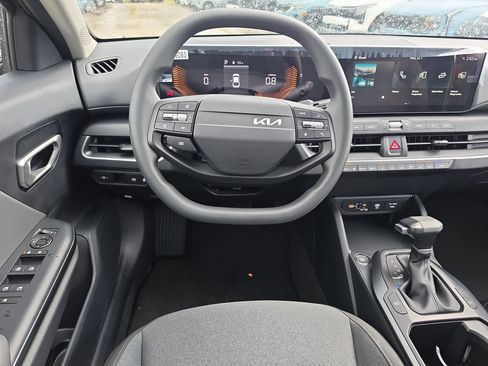 New 2026 Kia K4 FWD image 12