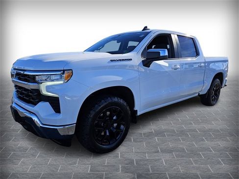 Used 2023 Chevrolet Silverado 1500 LT w/ Leather Package image 3