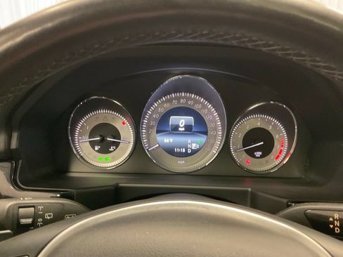 Used 2015 Mercedes-Benz GLK 350 4MATIC image 2