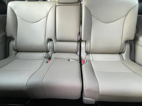 Used 2016 Toyota Prius V Five FWD image 18