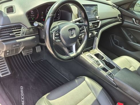 Used 2021 Honda Accord Sport image 2