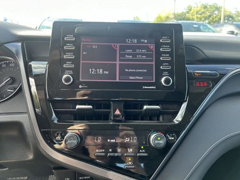 Used 2024 Toyota Camry SE image 16