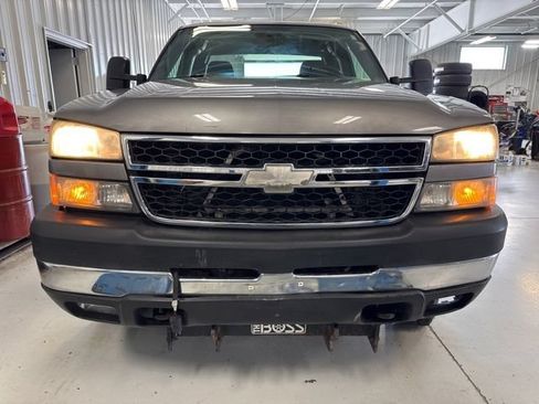 Used 2007 Chevrolet Silverado 2500 LT w/ Heavy-Duty Power Package AWD/4WD image 19