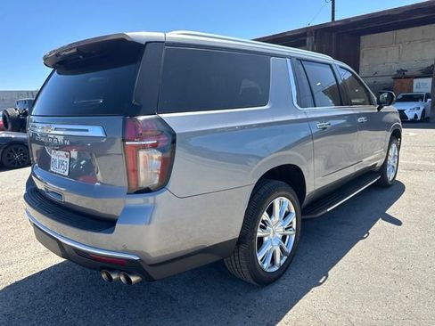Used 2021 Chevrolet Suburban High Country RWD image 5