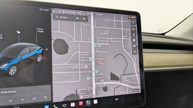 Used 2021 Tesla Model Y Long Range AWD/4WD image 31