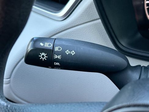 Used 2023 Toyota Corolla Cross L FWD image 19