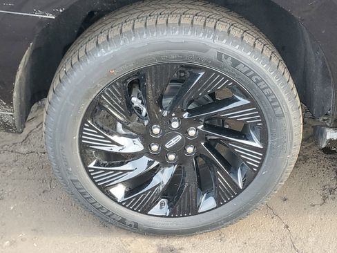 New 2025 Lincoln Navigator Reserve w/ Jet Appearance Package image 5