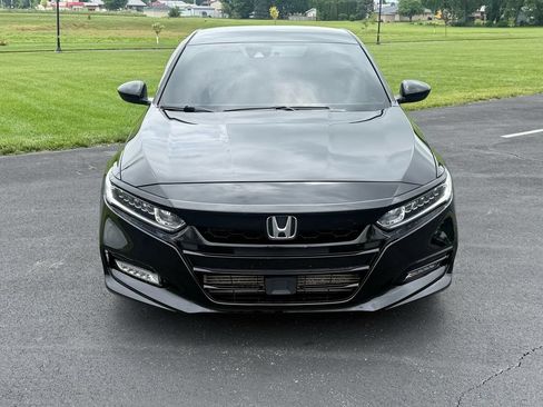 Used 2019 Honda Accord Sport image 2